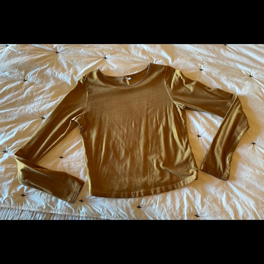 BKE Core
Size large
Mustard like color
